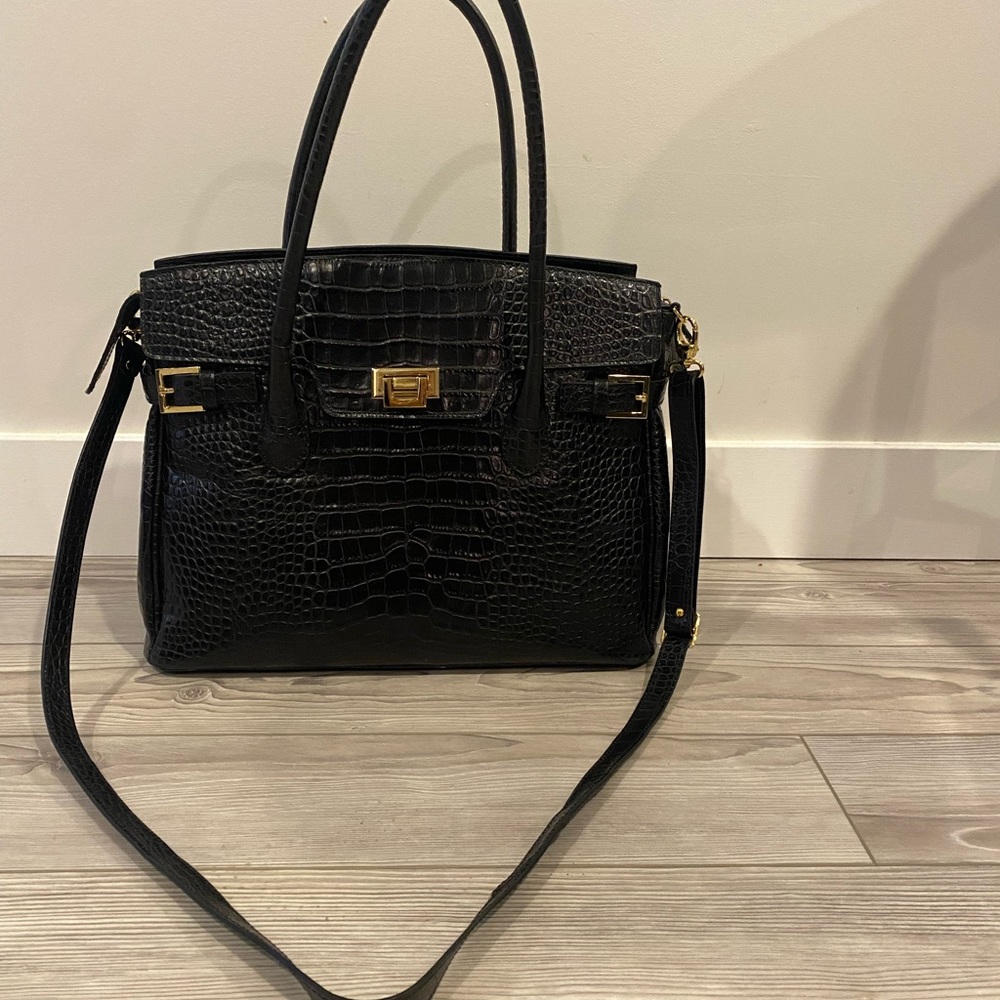 Excellent condition only used a handful of times. Black croc embossed purse tote